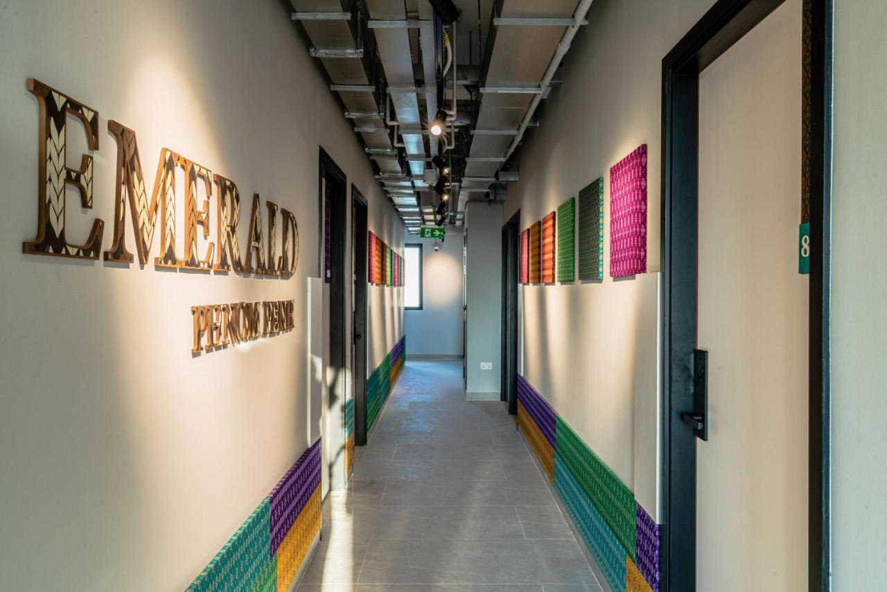 Emerald Hotel Residence พนมเปญ ภายนอก รูปภาพ